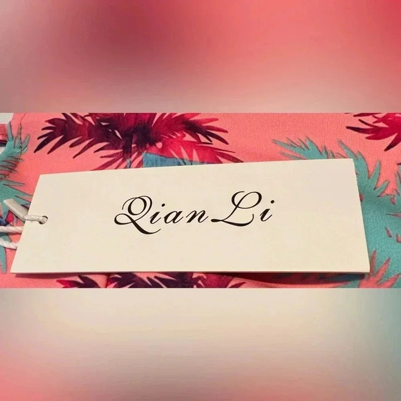 Qian Li | ladies Hawaiian print sundress. Size: 2XL - Picture 9 of 13